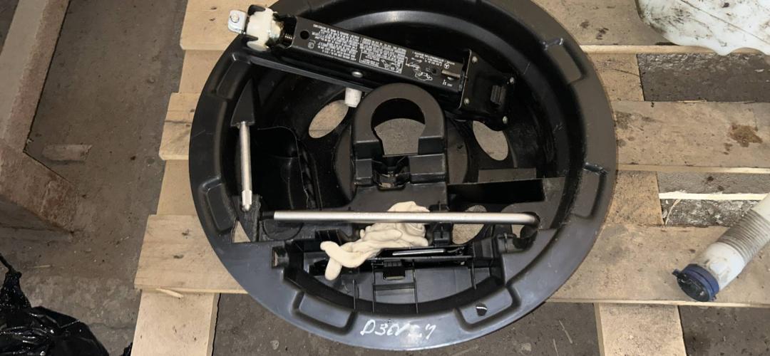 домкрат Mercedes-Benz C-Класс W203/S203/CL203 2000, 2.2 л., OM 646.962, дизель, МКПП - фото №1